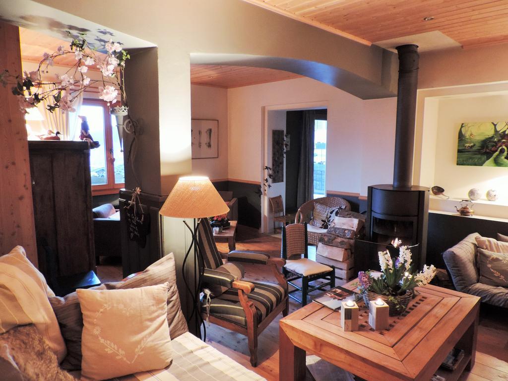 La Demeure Des Elfes Bed & Breakfast Albinen Exterior foto