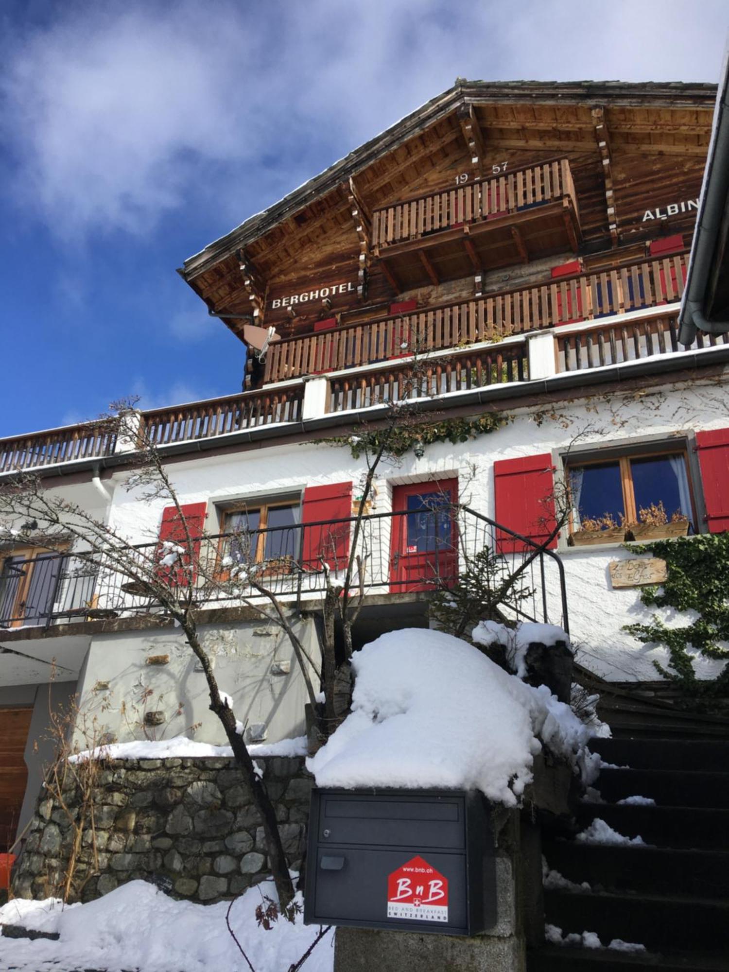 La Demeure Des Elfes Bed & Breakfast Albinen Exterior foto
