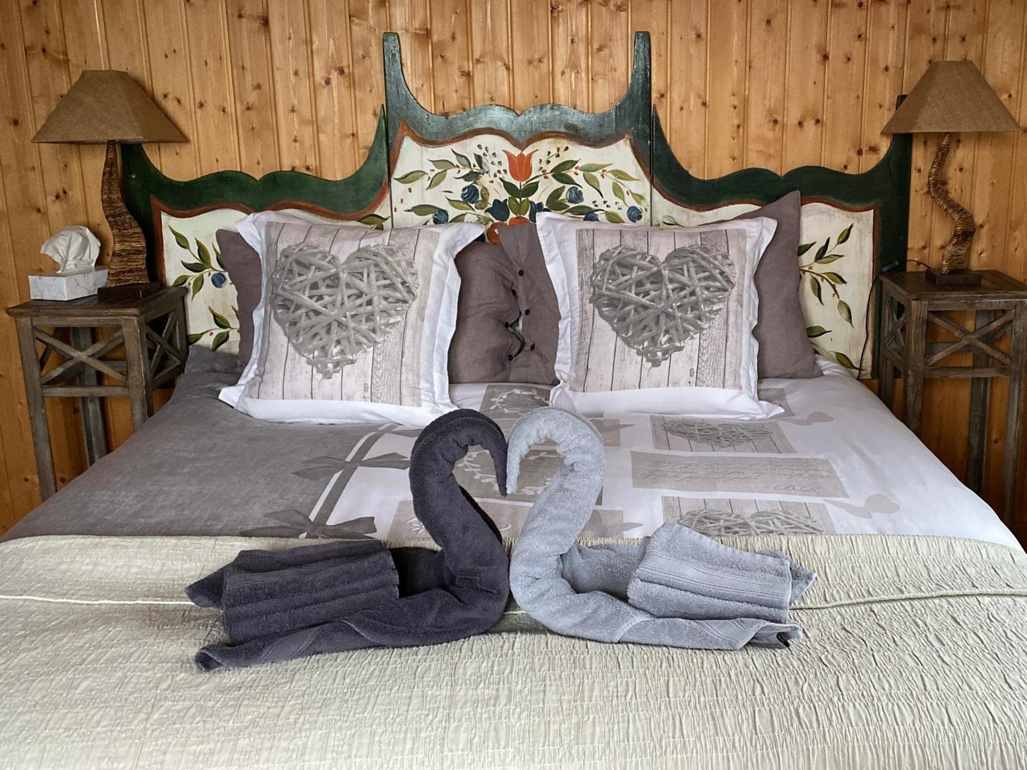 La Demeure Des Elfes Bed & Breakfast Albinen Exterior foto